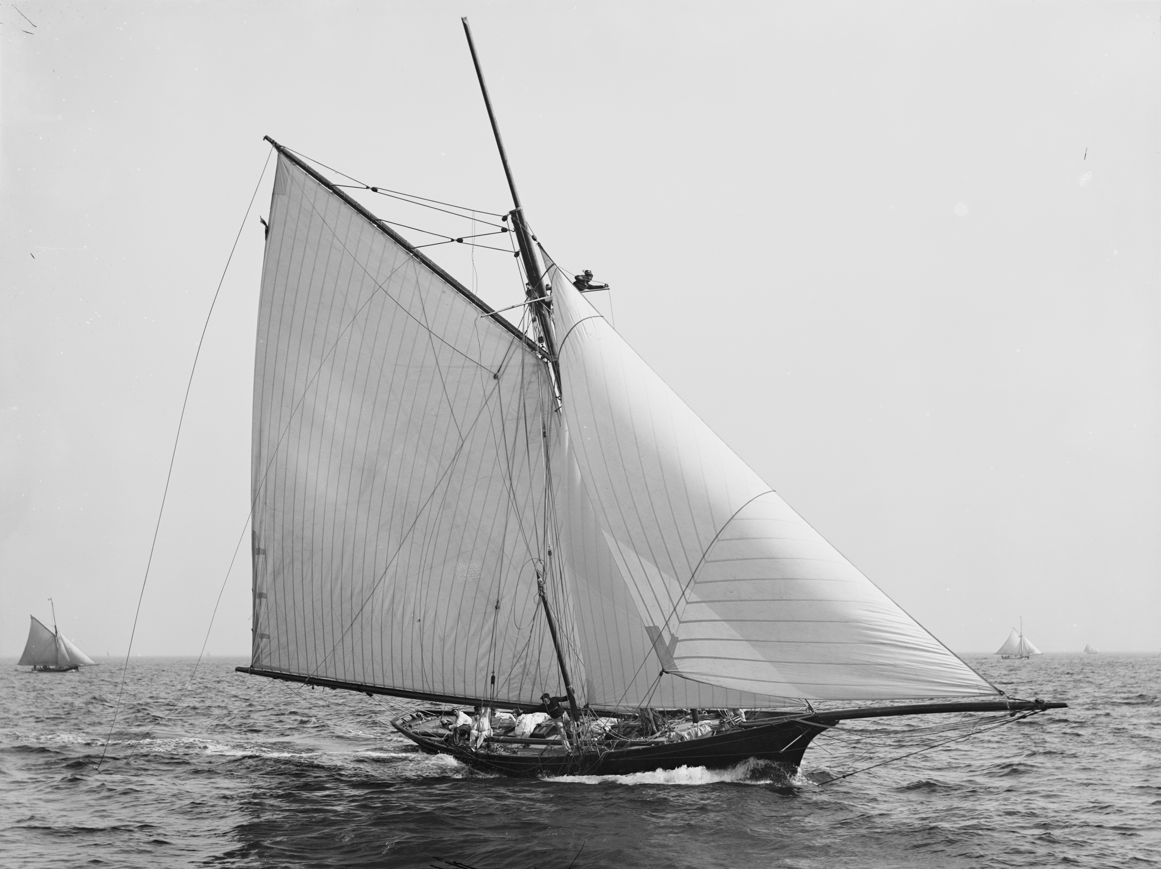Edgar Scott's centreboard sloop Helen - LOC 4a04981