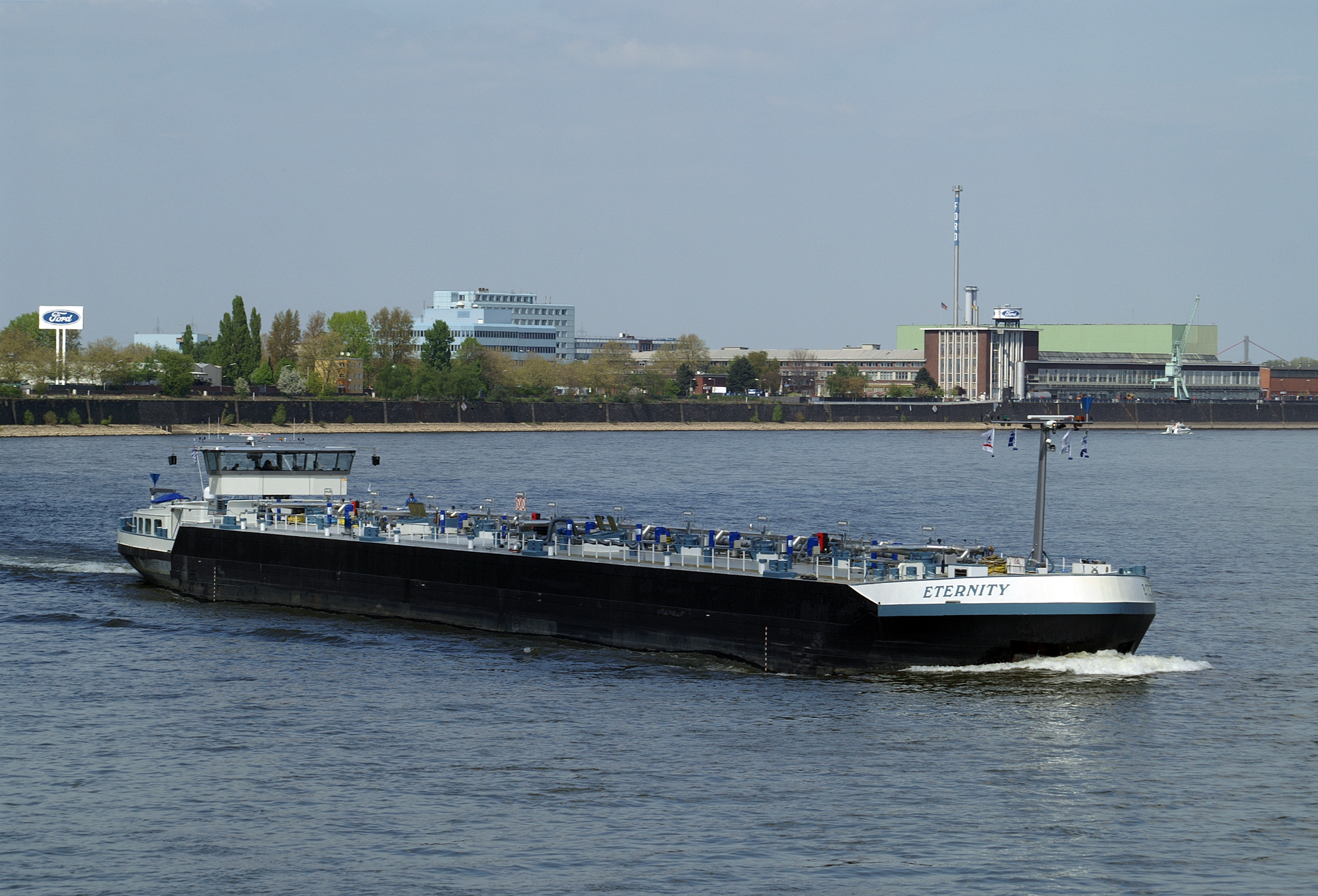 Eternity (ship, 2010) 003