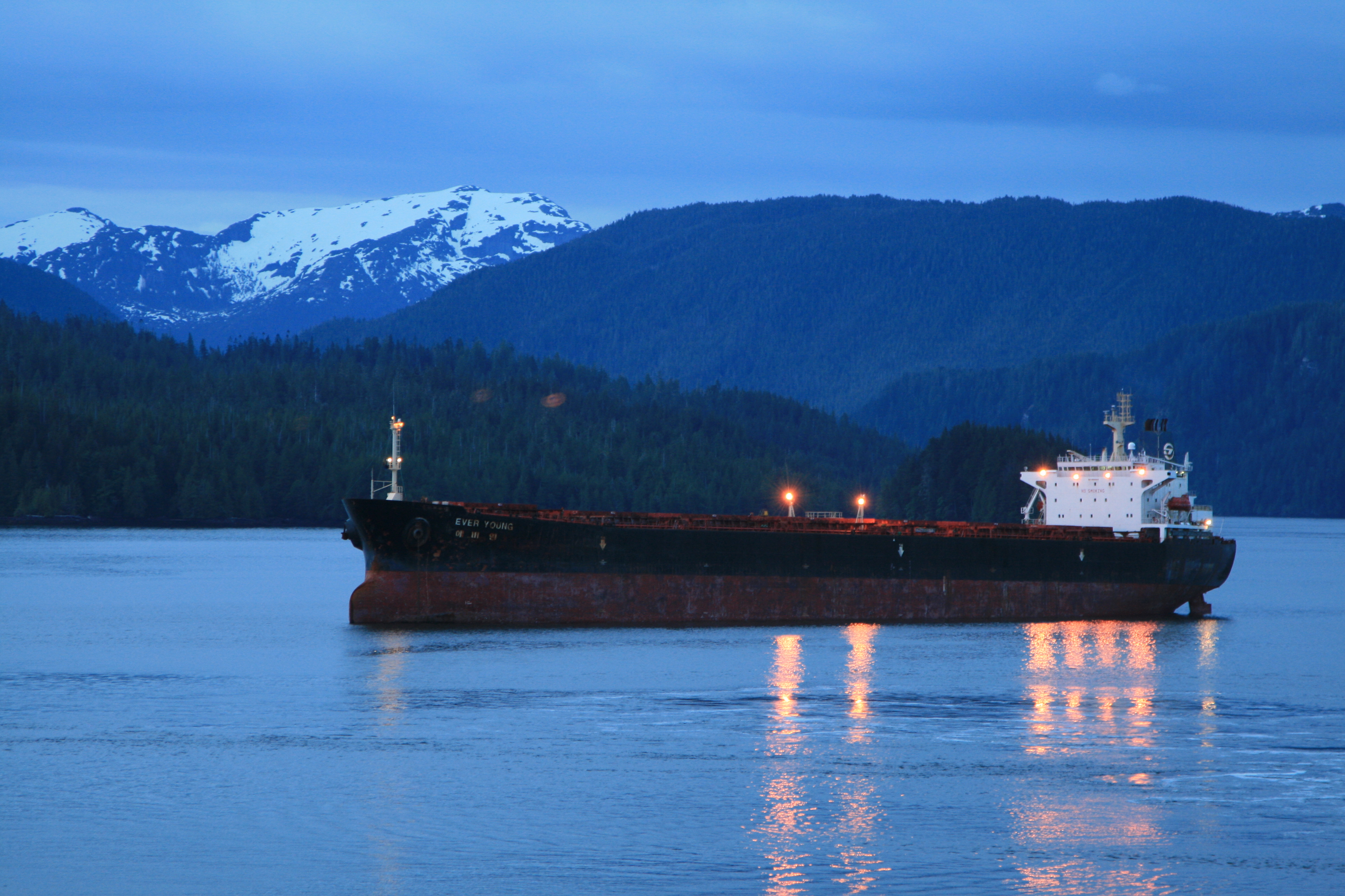 Ever Young (ship, 1995) Alaska 2008