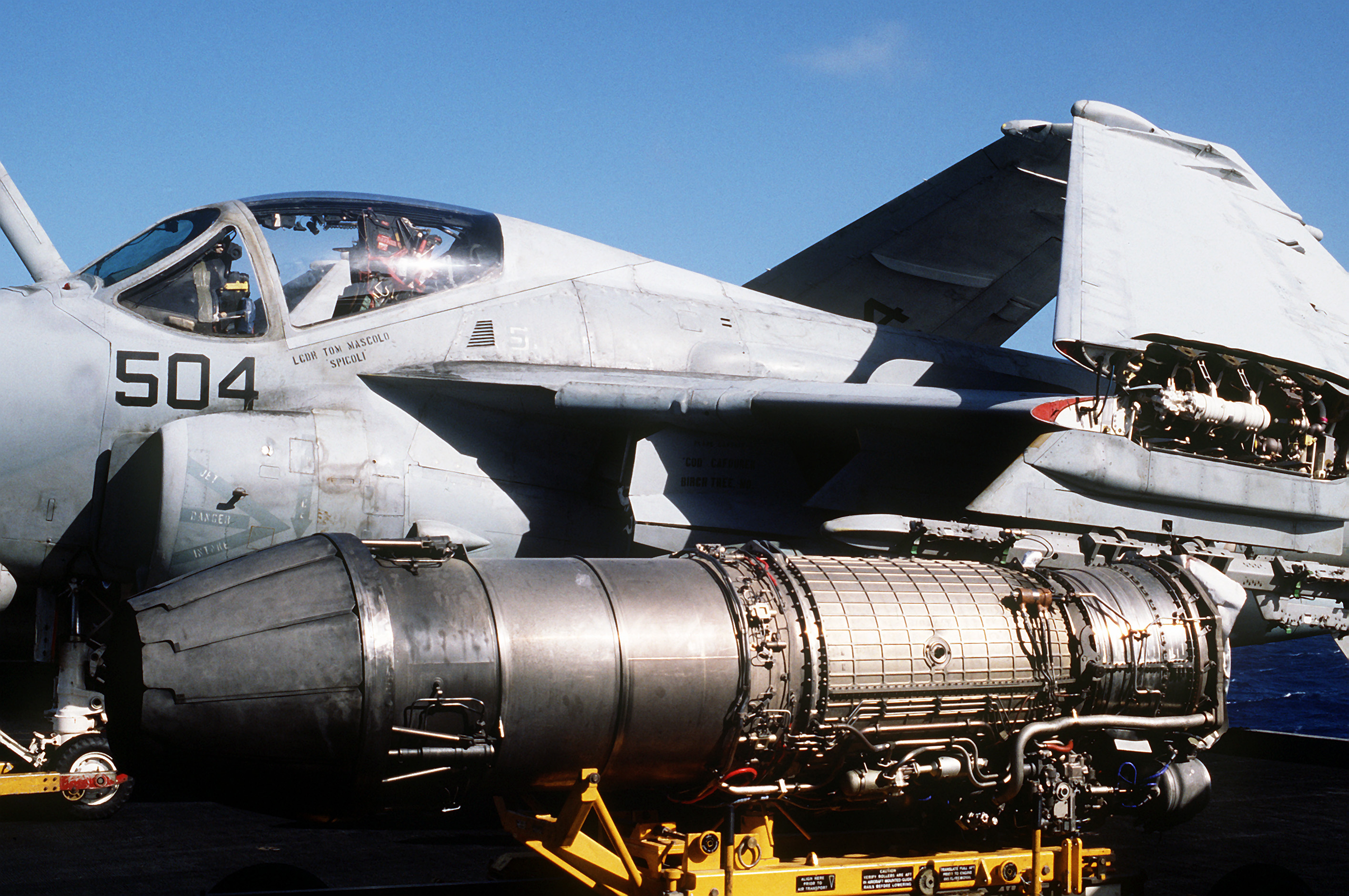 F404 turbojet engine on USS Abraham Lincoln (CVN-72) in 1993
