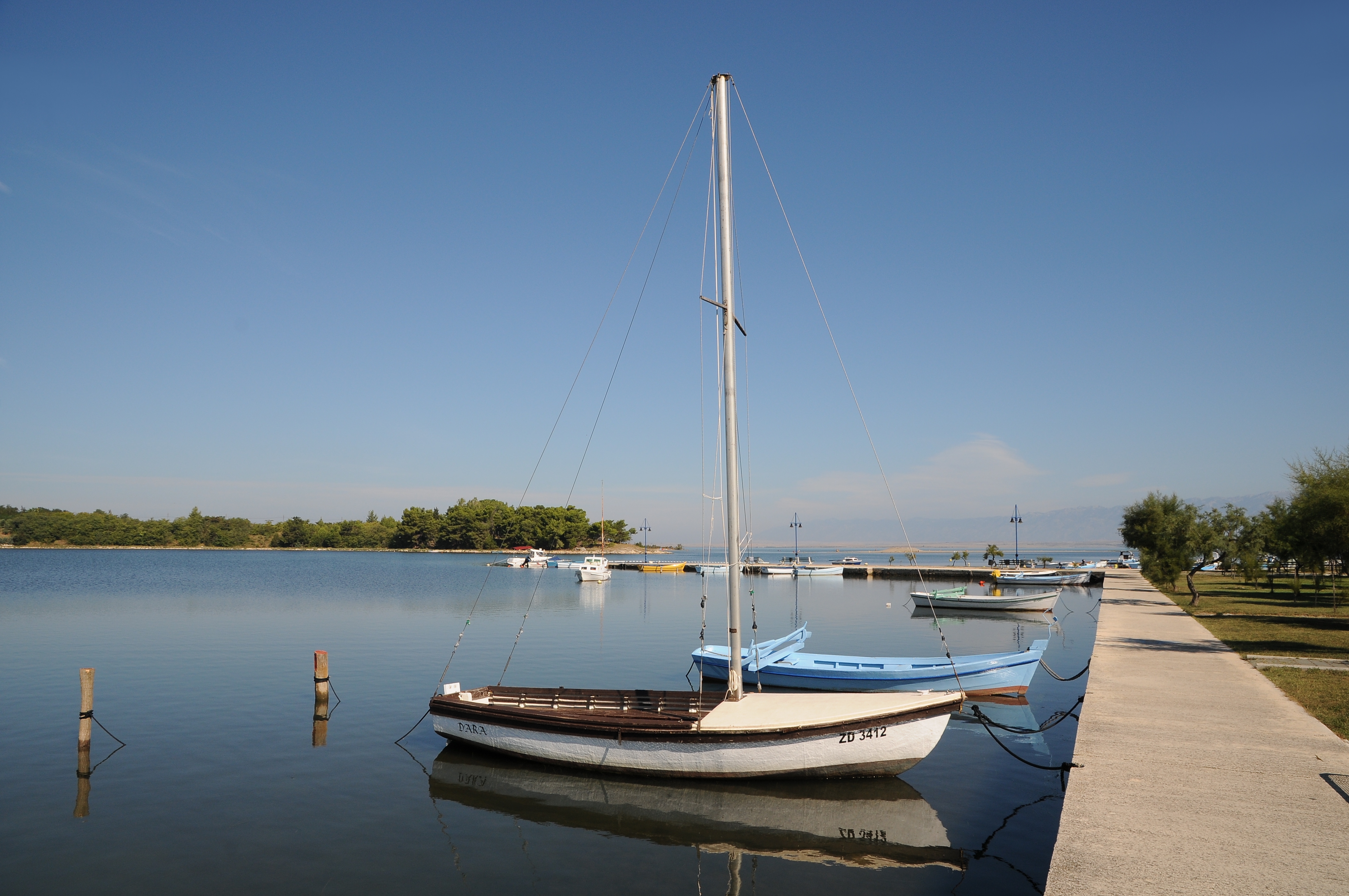 Fischerboote vor Nin 2