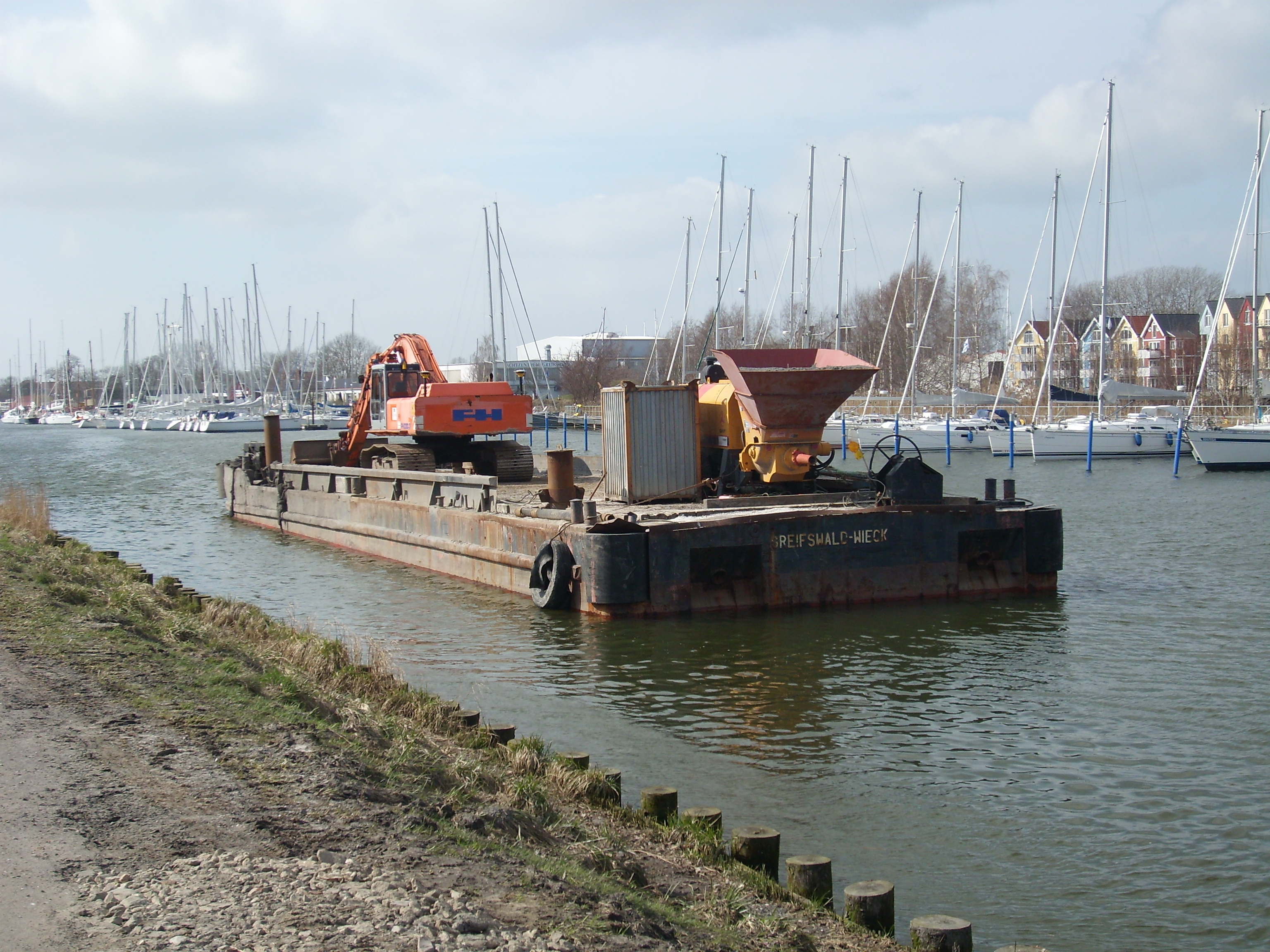 Greifswald Ryck-Baggerschiff 02 April-2009 SL272246