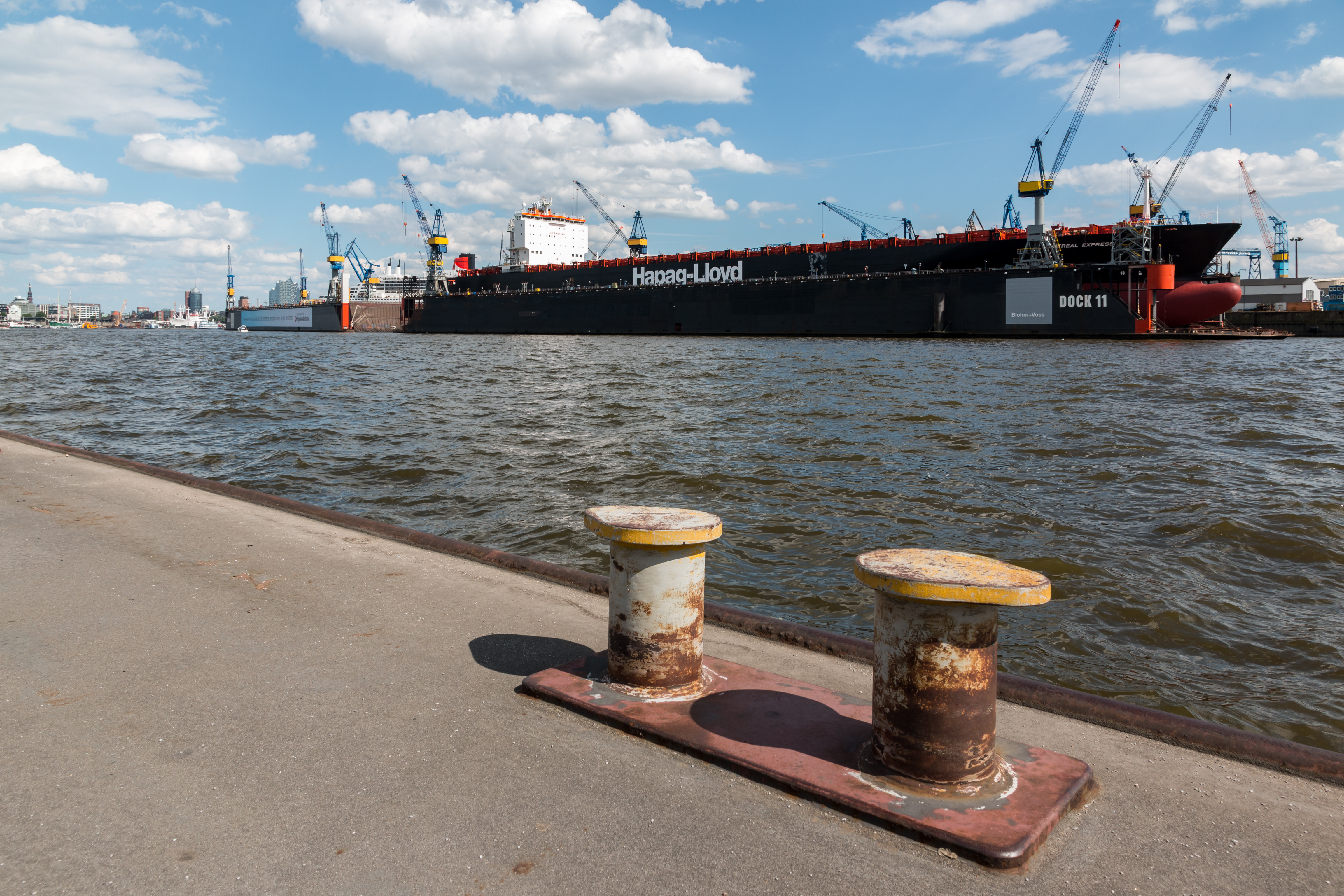 Hamburg, Hafen, Poller -- 2016 -- 3096