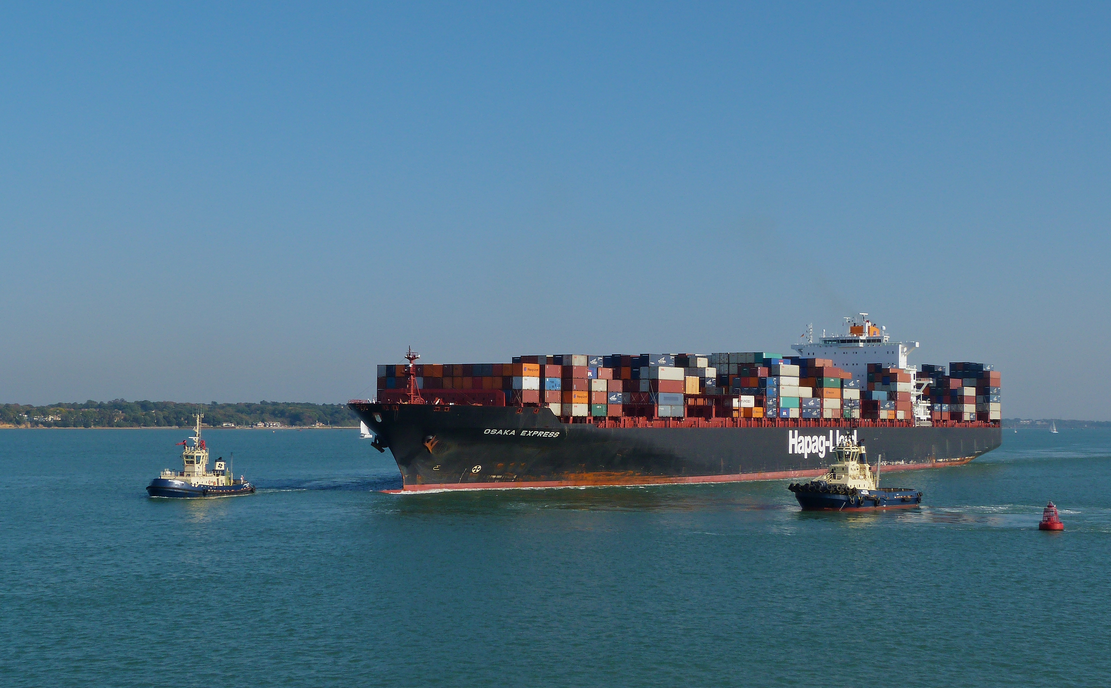 Hapag Lloyd Osaka Express in the Solent