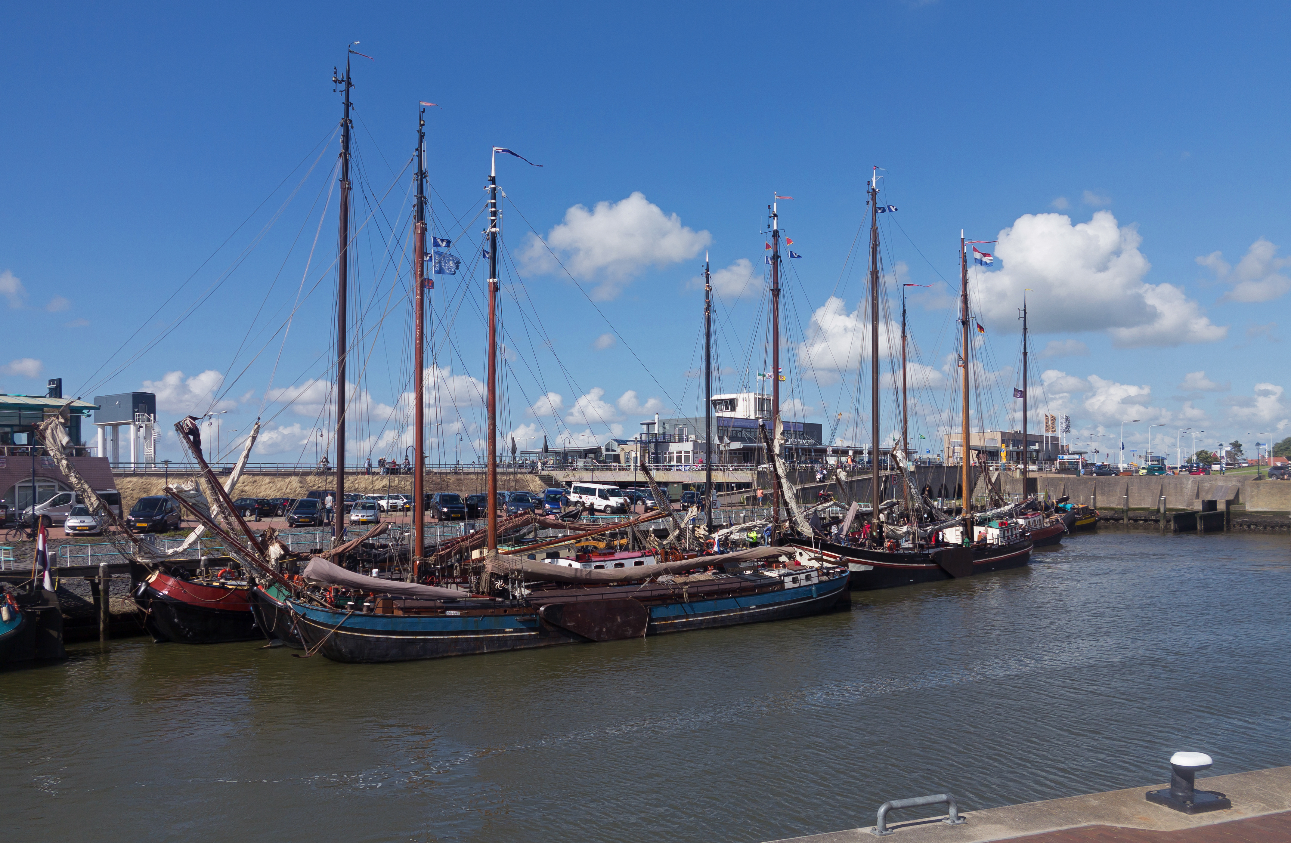 Harlingen, zicht op de Oude Buitenhaven foto3 2016-07-03 16.41