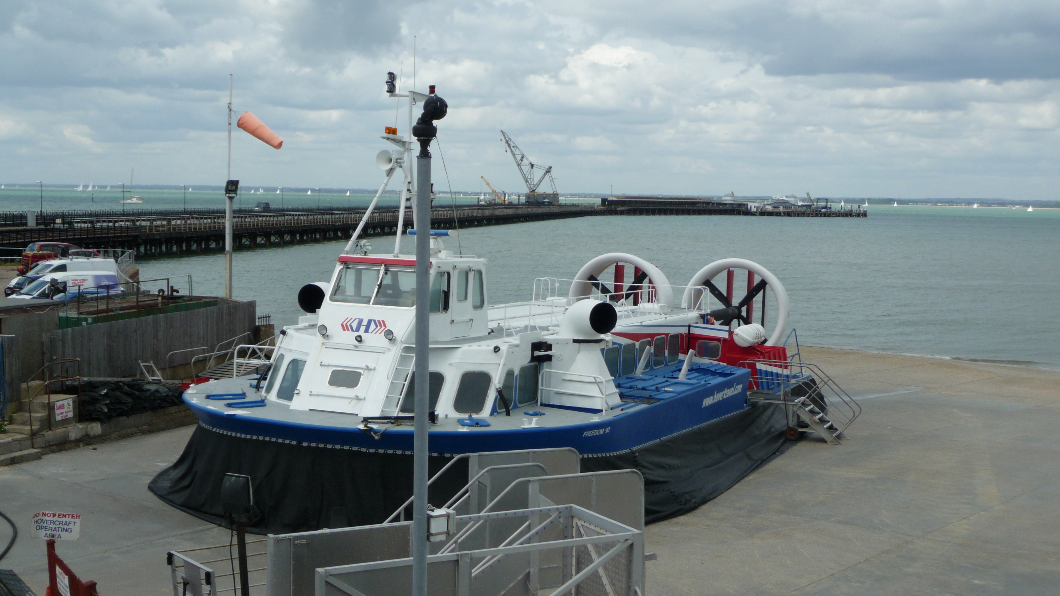Hovertravel Freedom 90 at Ryde