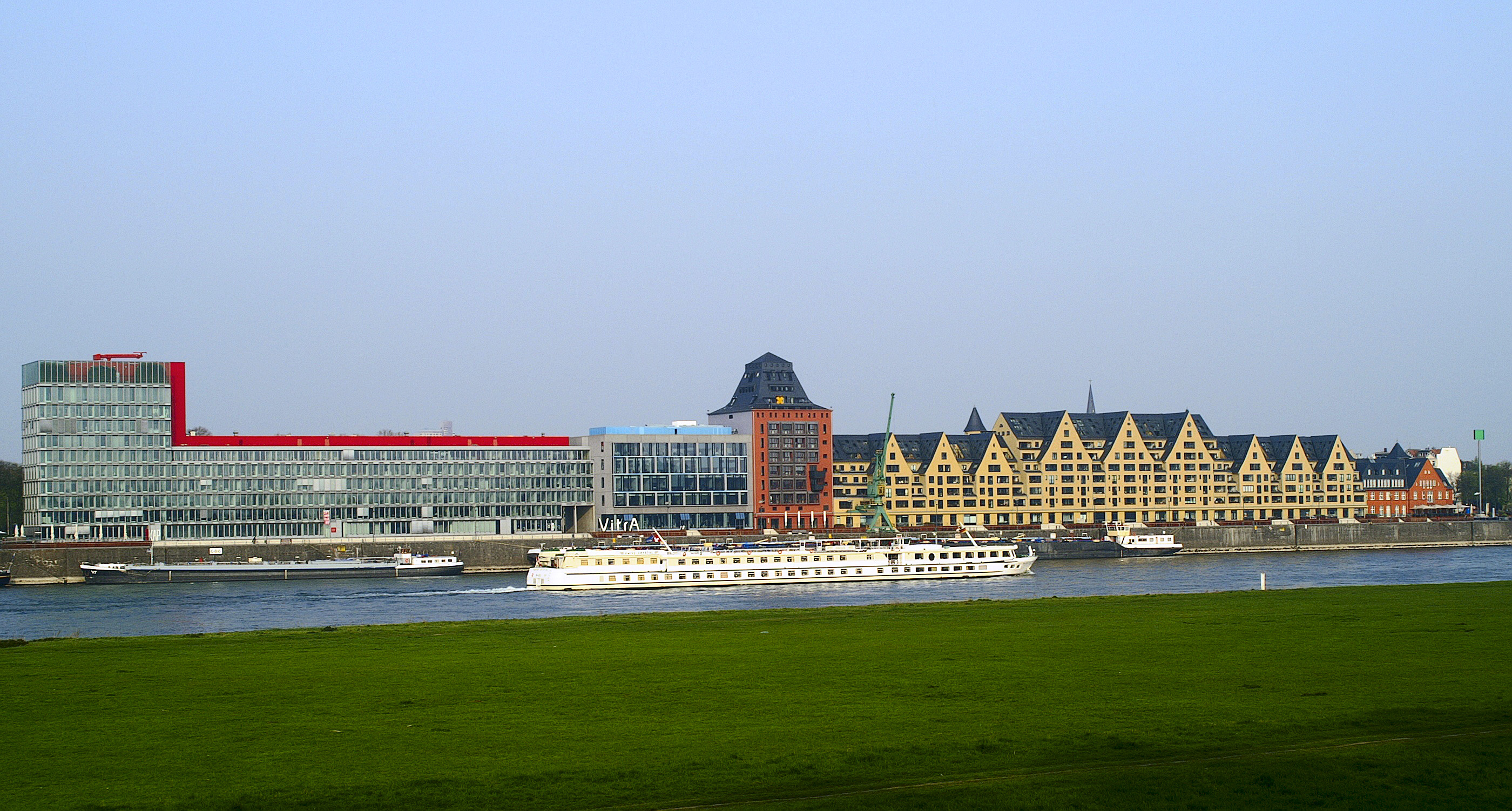 Kölsches Sibengebirge mit Schiff