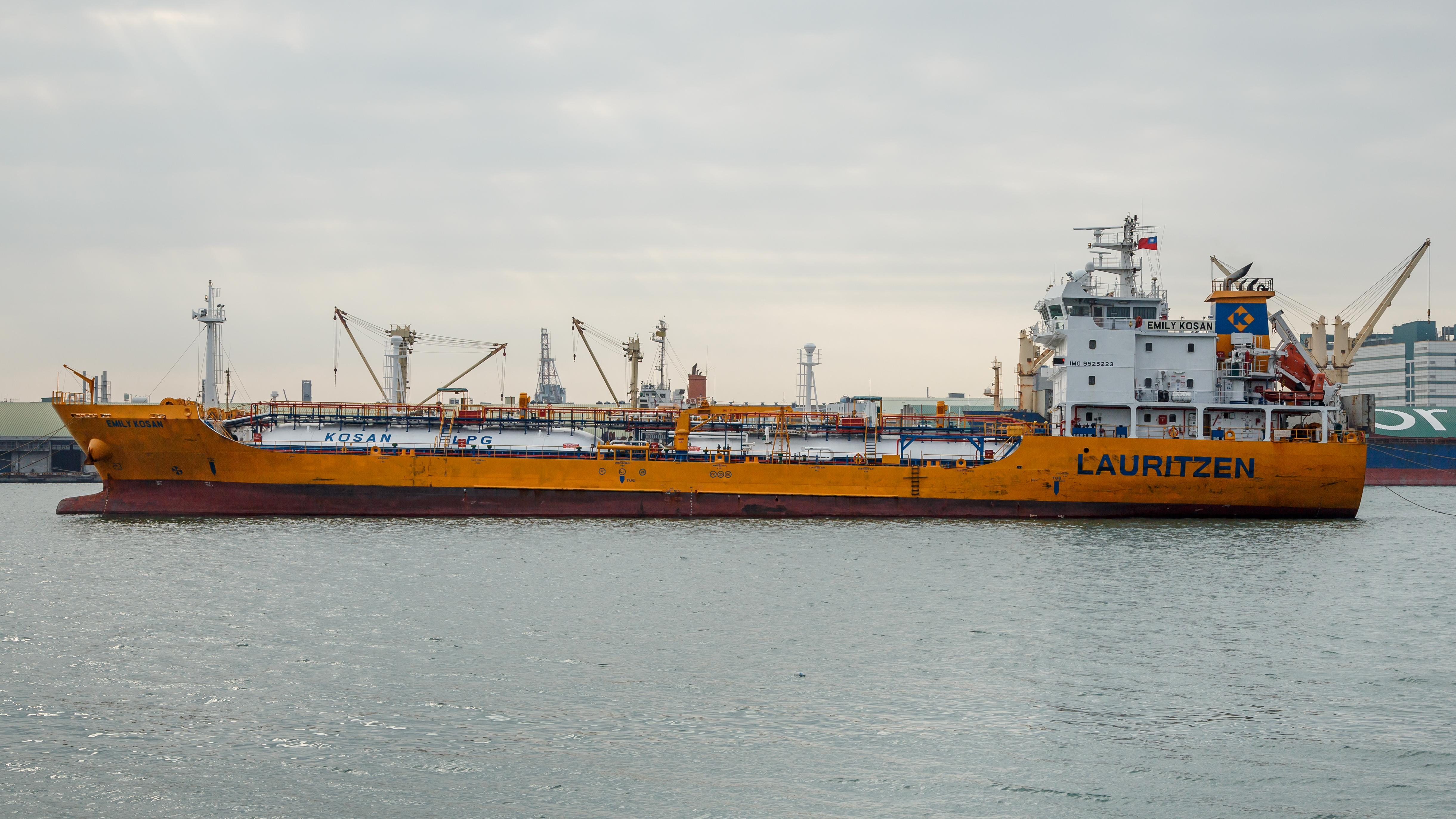 Kaohsiung Taiwan Ship-Emily-Kosan-01