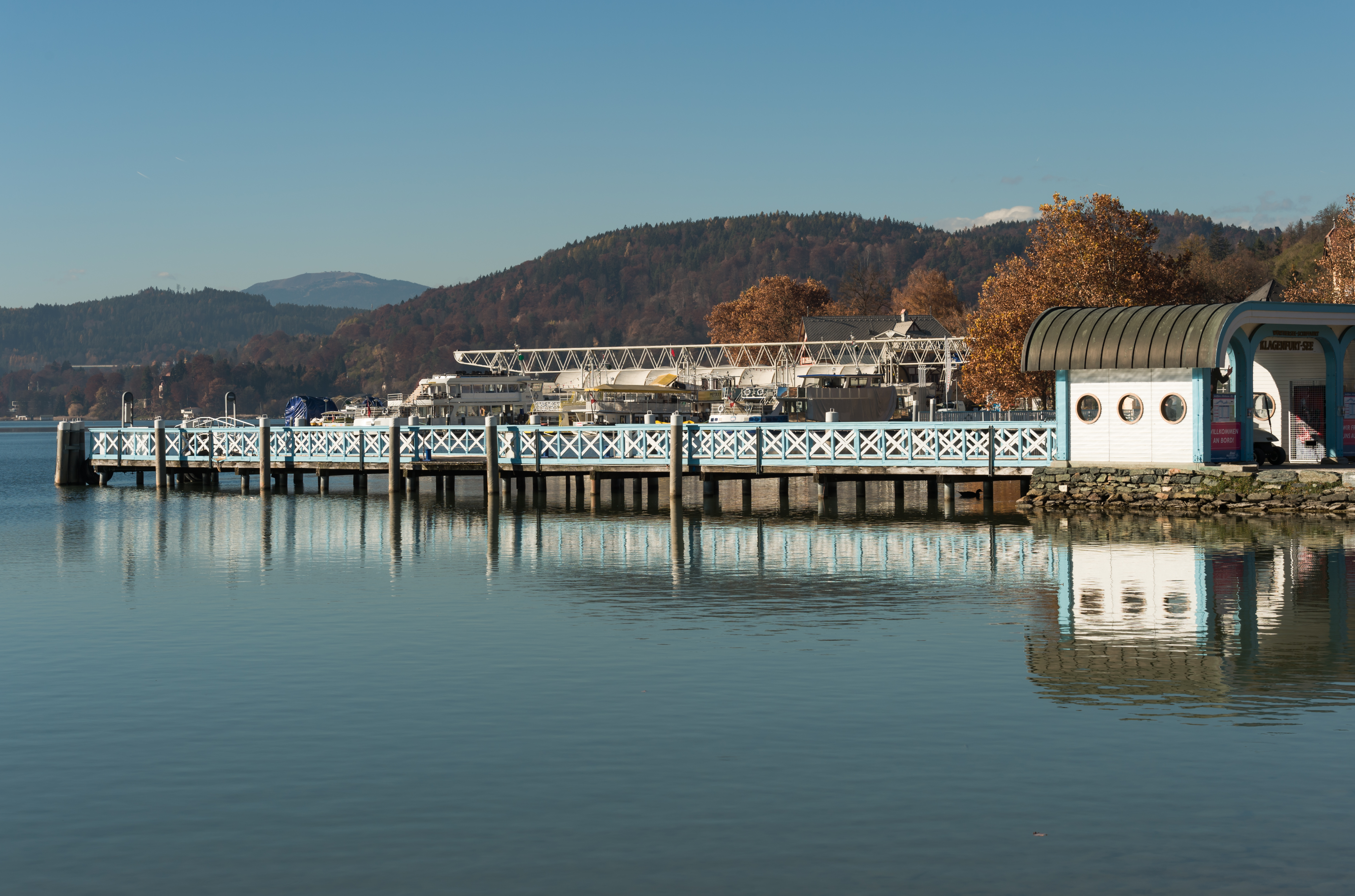 Klagenfurt Friedelstrand Schiffsanlegebruecke 09112015 2308