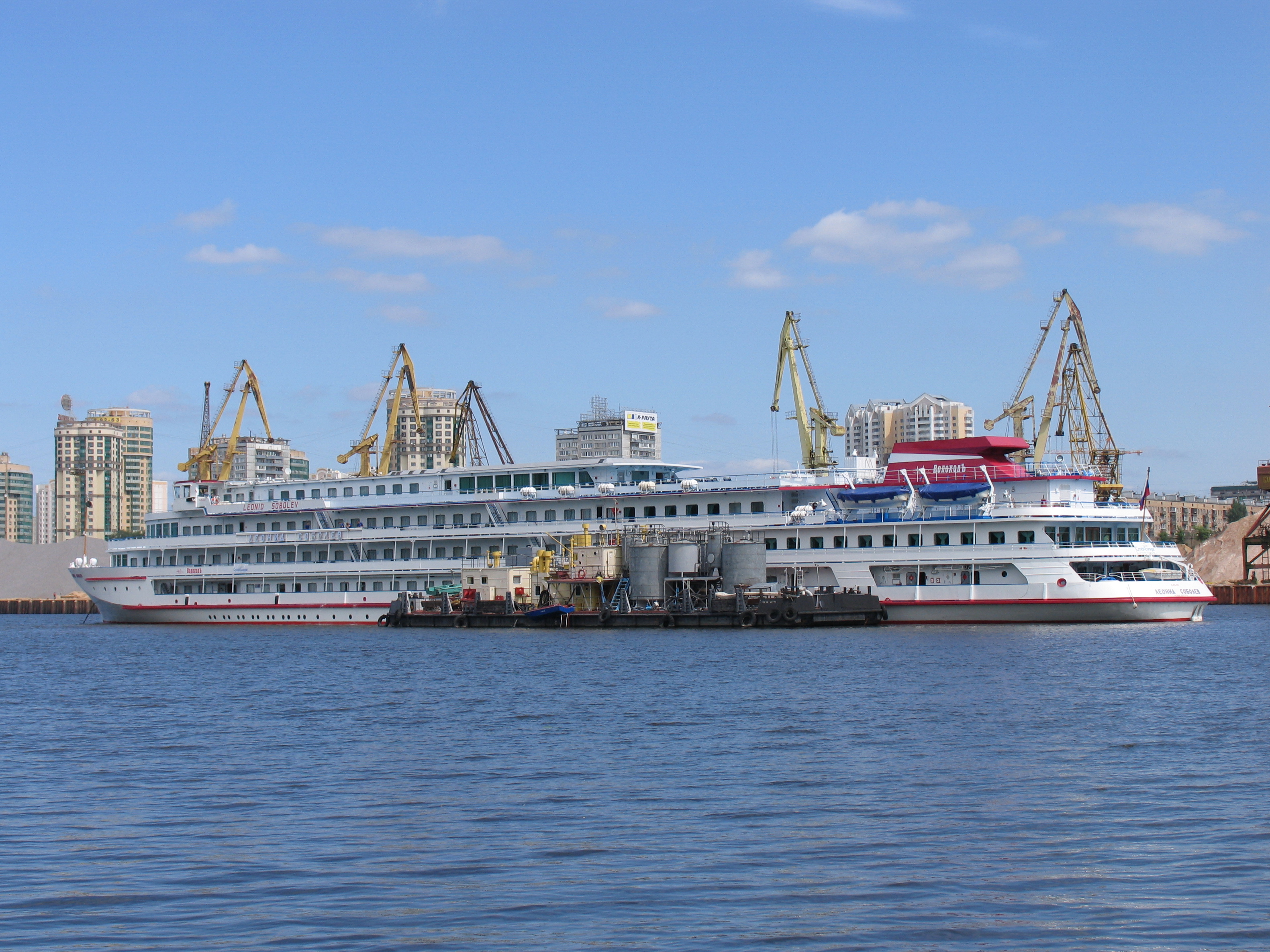 Leonid Sobolev on Khimki Reservoir 20-jun-2012 03