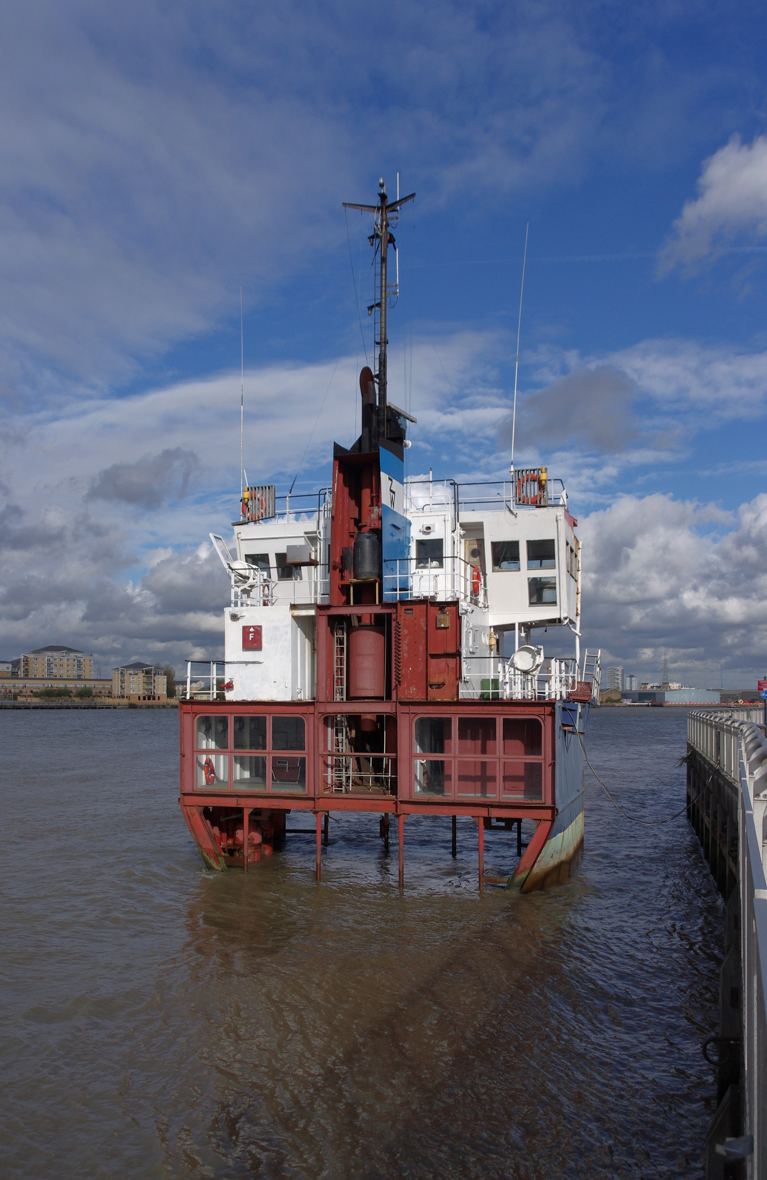 London MMB »004 Thames Path