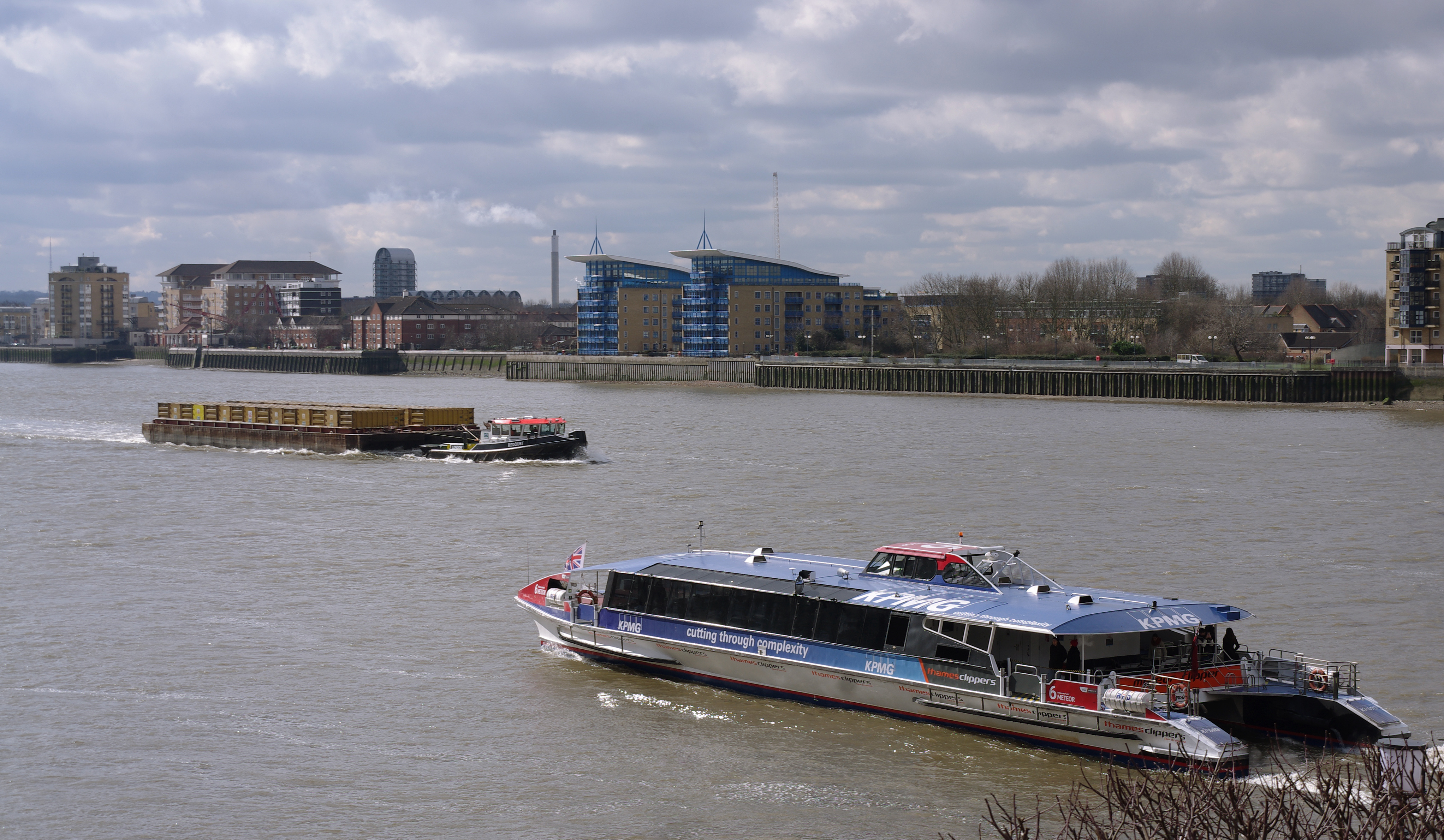 London MMB P6 River Thames