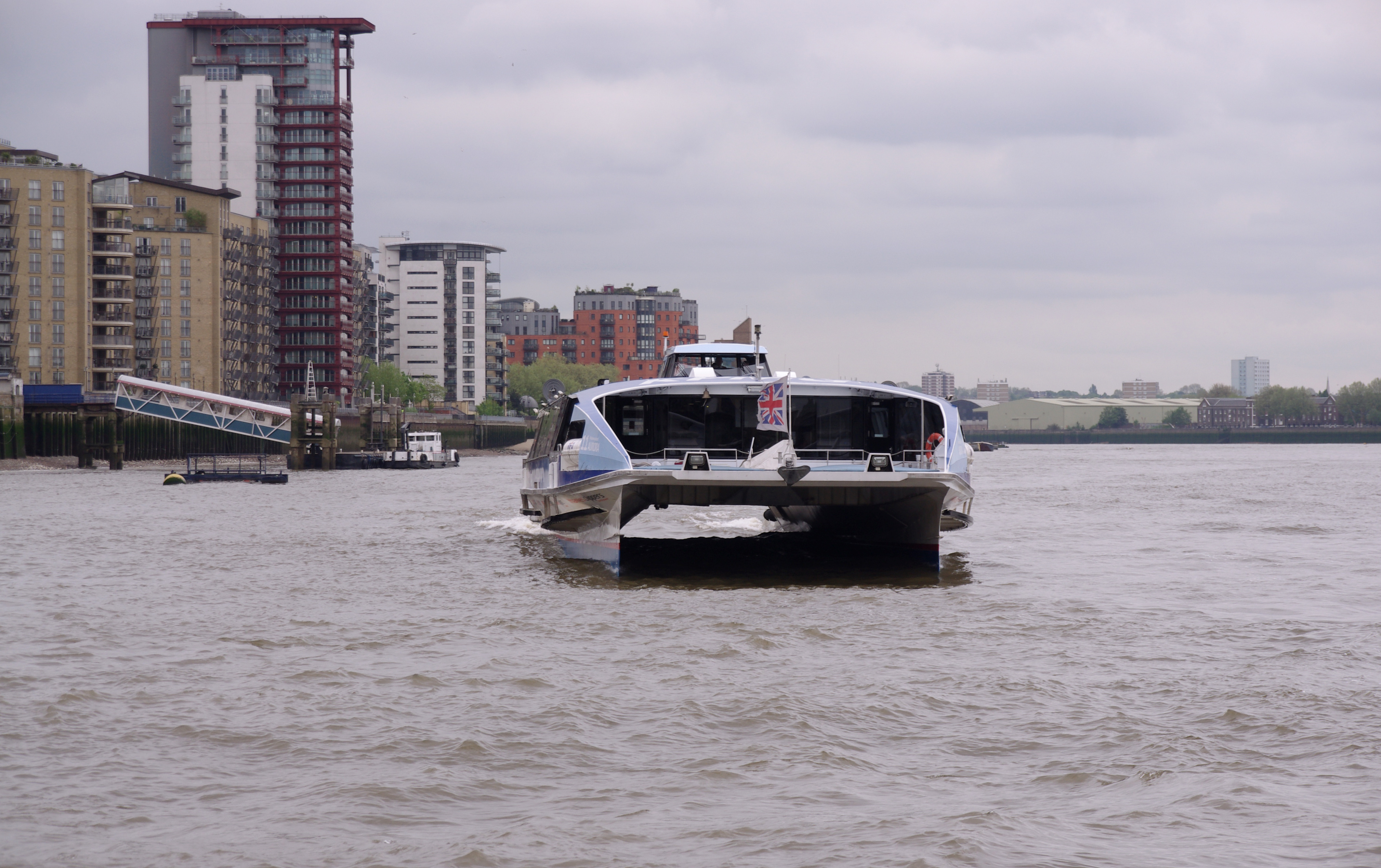 London MMB X9 River Thames