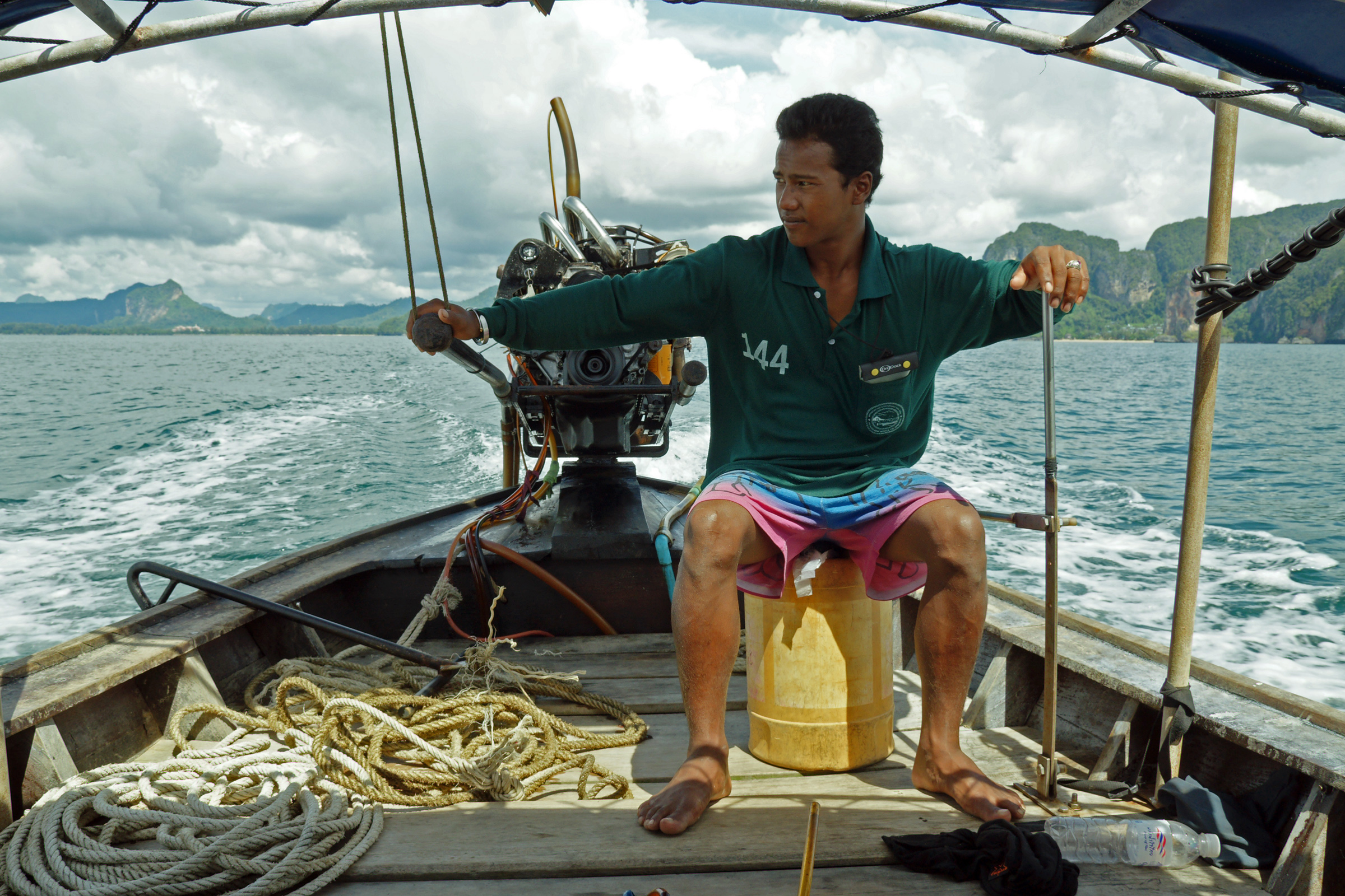 Long-tail boat driver