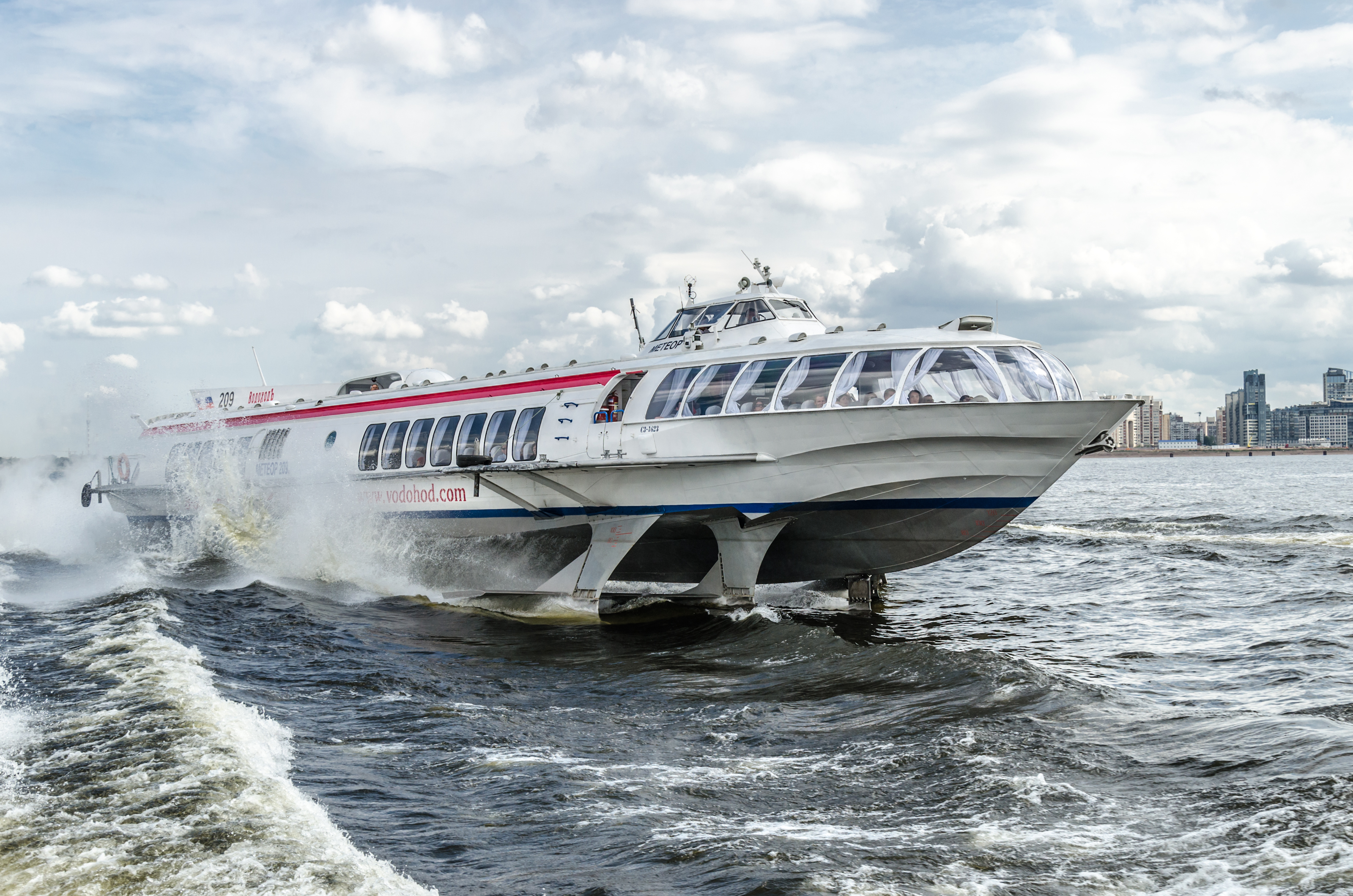 Meteor boat on Neva Bay