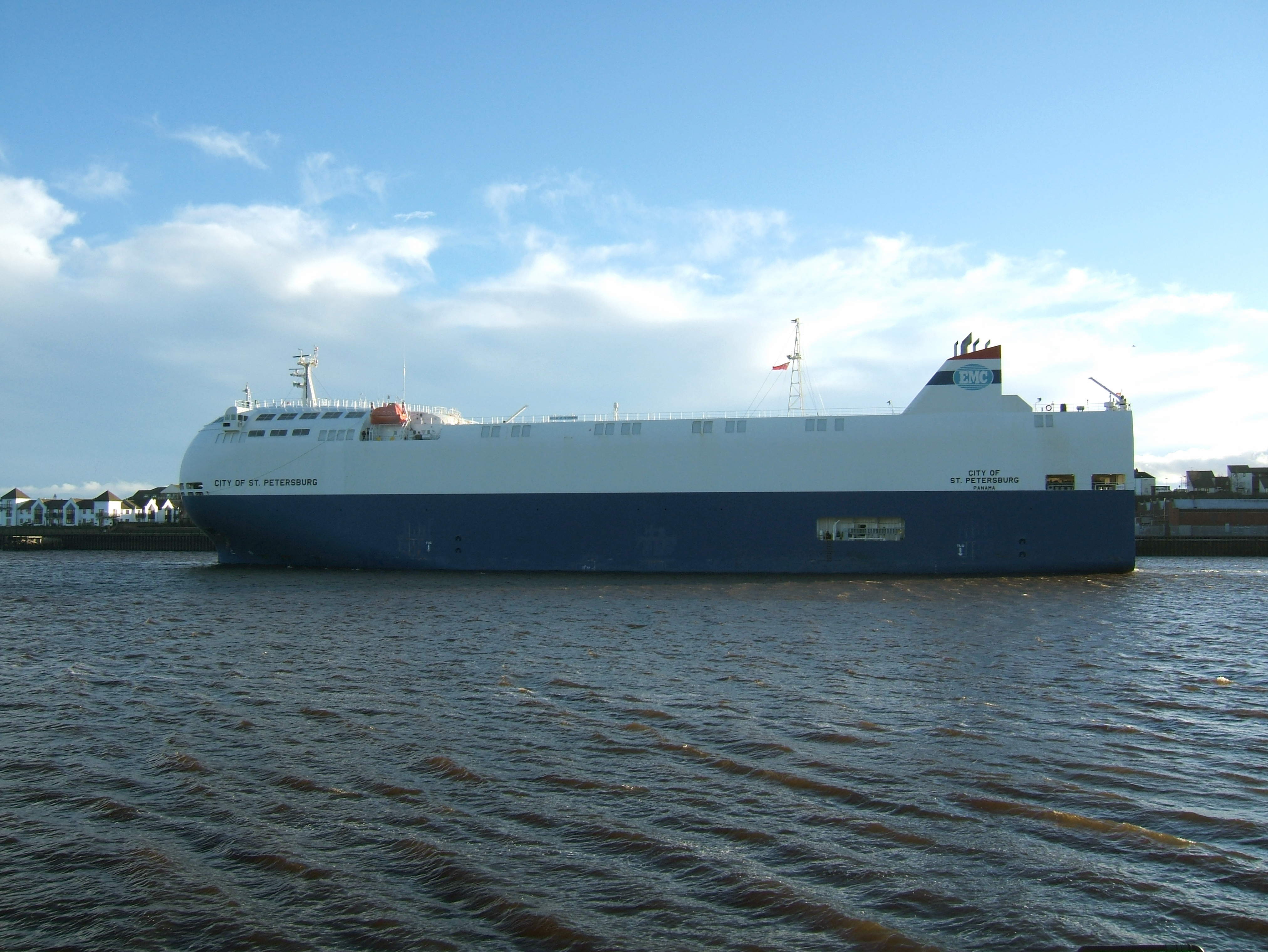 MV City of St. Petersburg leaving Tyne