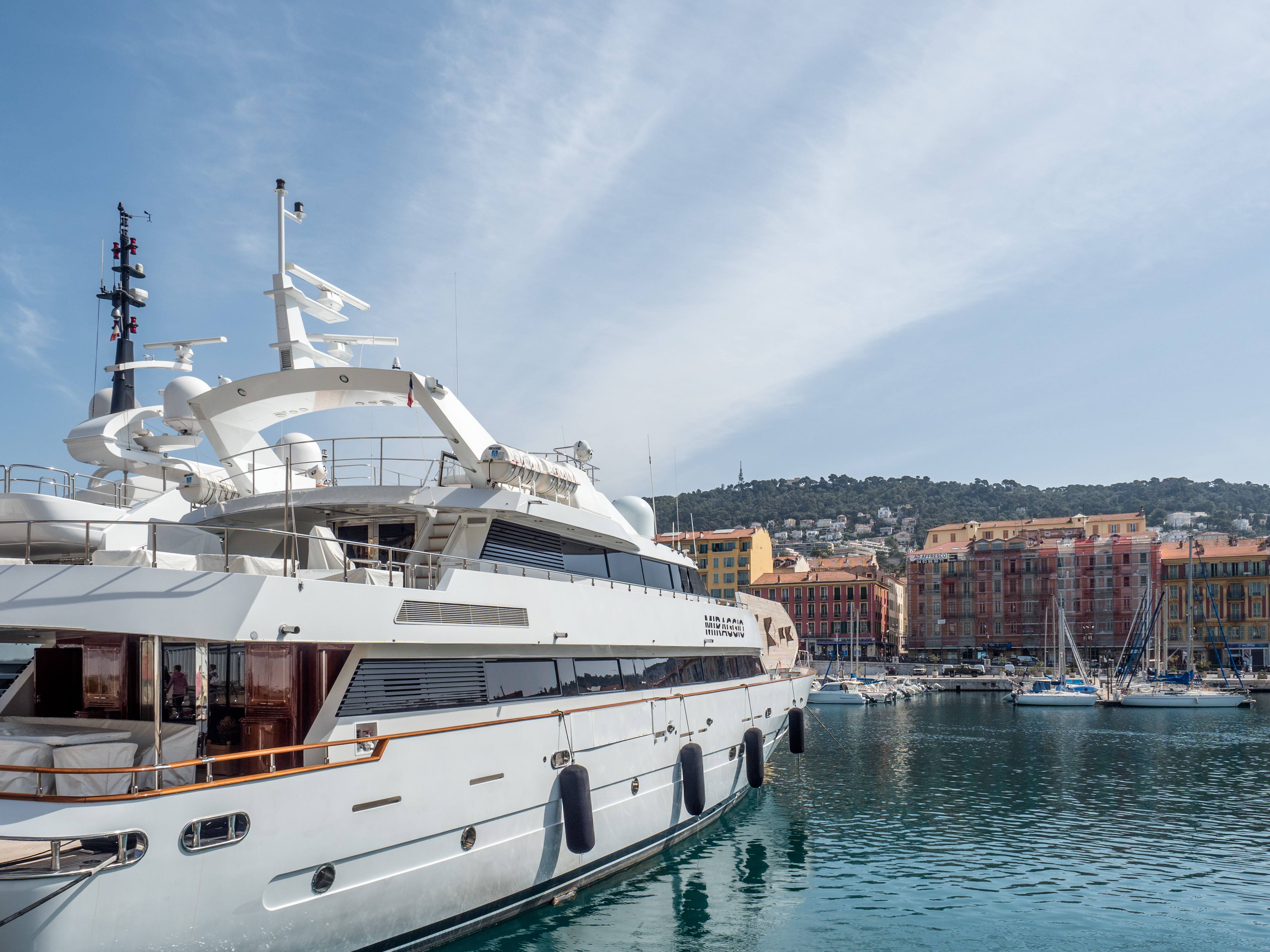 Nizza-harbour-yacht-4070960