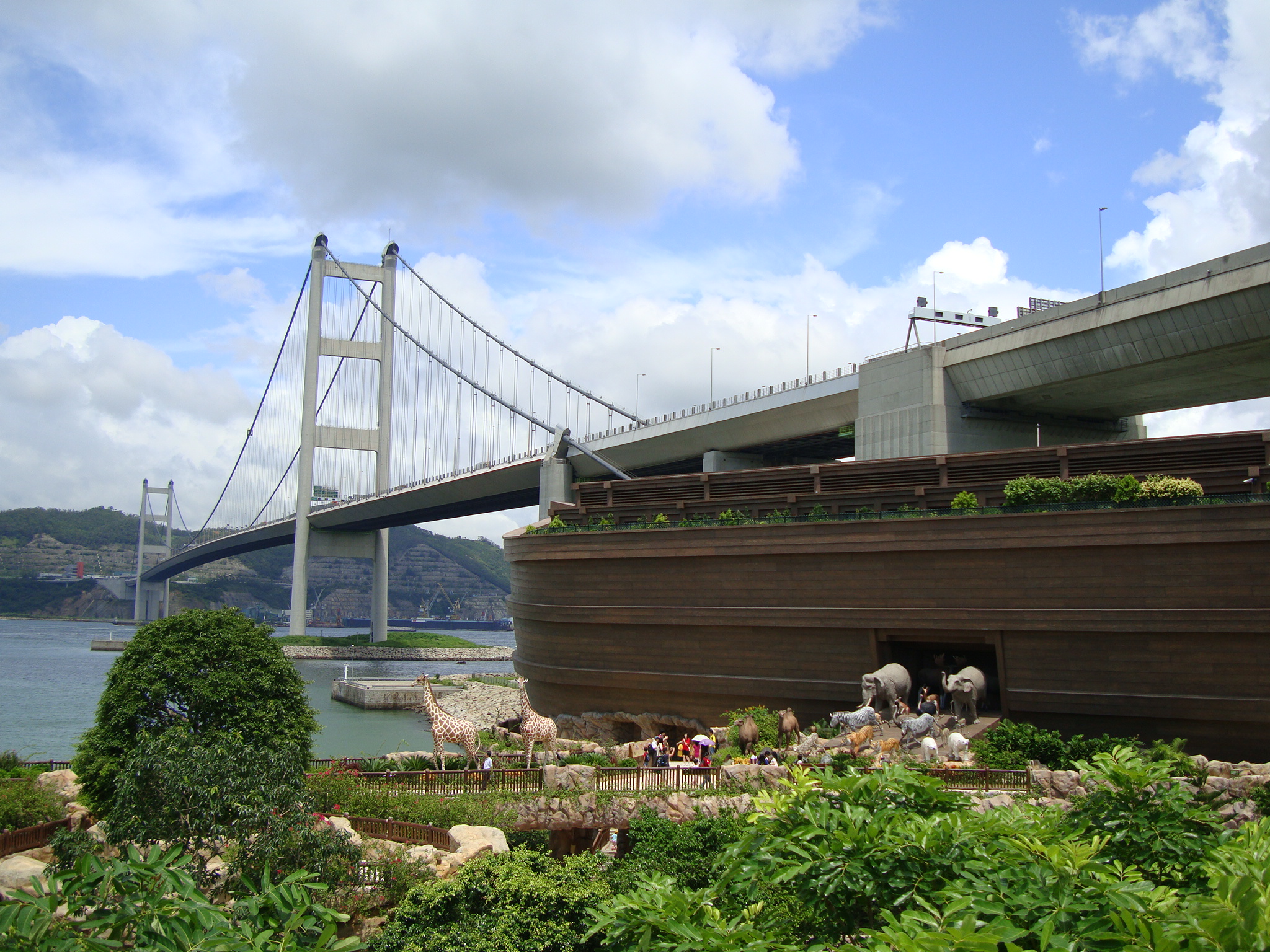 Noah's Ark and Tshing Ma Bridge