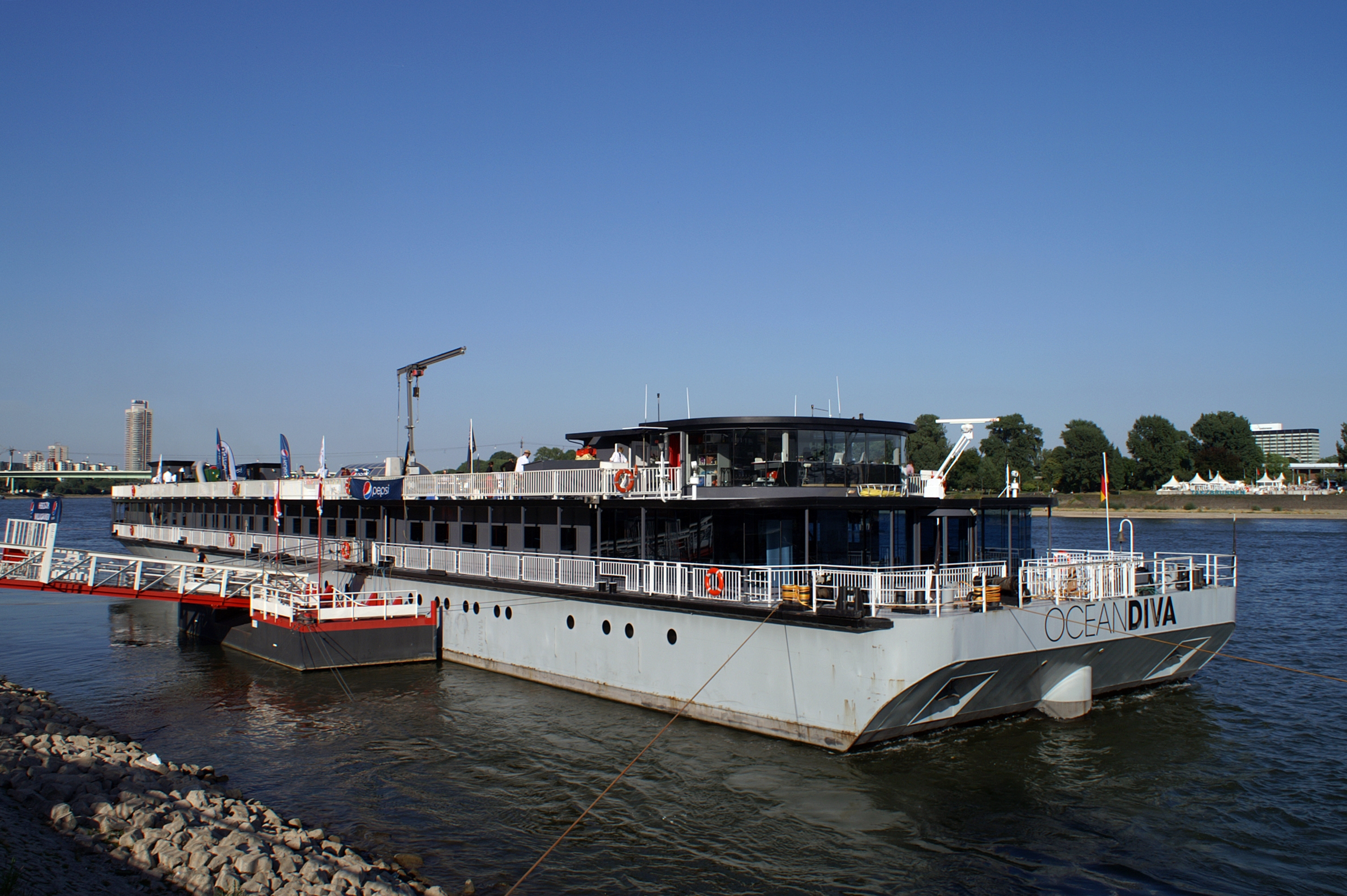 Ocean Diva (ship, 1995) 003