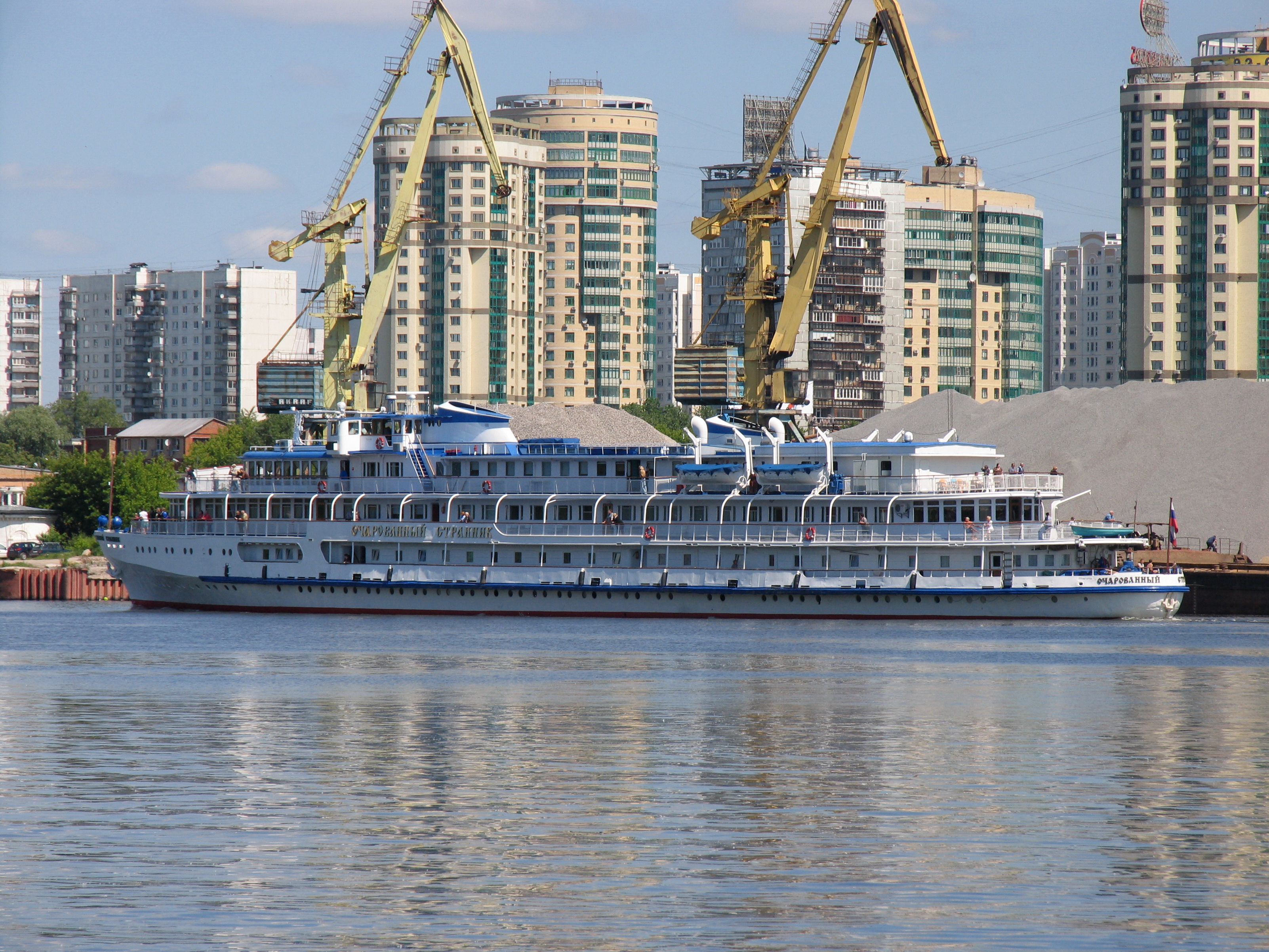 Ocharovannyy Strannik on Khimki Reservoir 5-jun-2012 3
