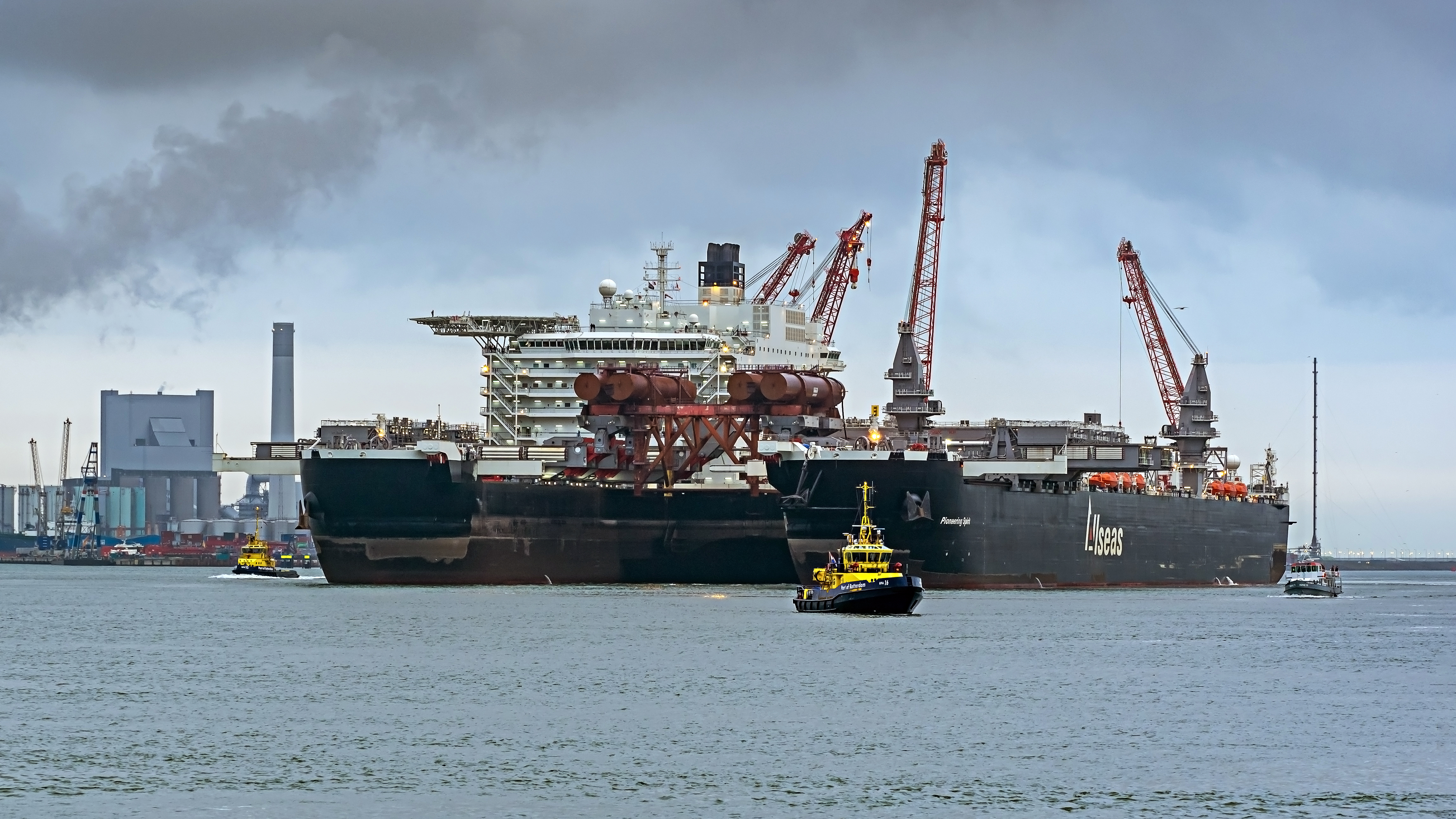 Pioneering Spirit (ship, 2014) 008