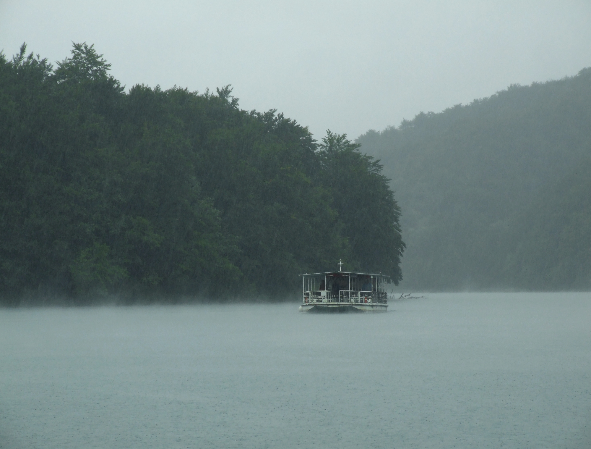 Plitvice Lakes NP - ferry in the rain