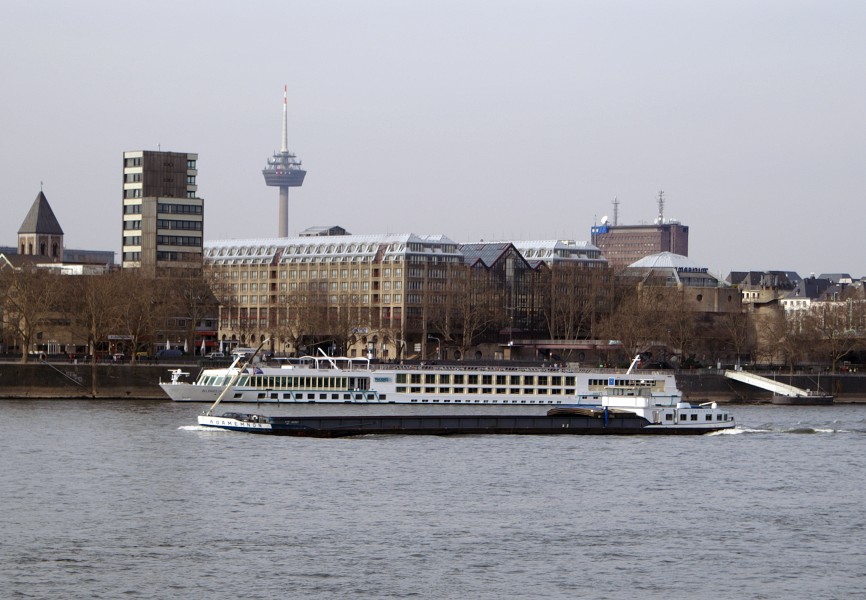 Agamemnon (ship, 1978) 001