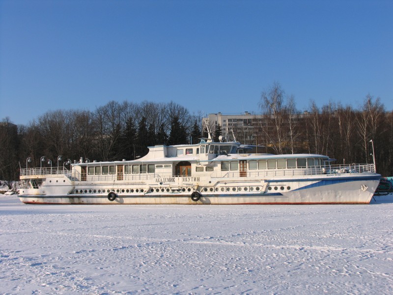 Akademik Yakutin in North River Port 31-jan-2012 02