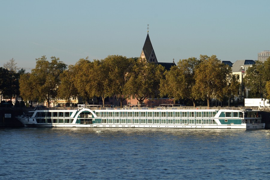 Amadeus Elegant (ship, 2010) 003