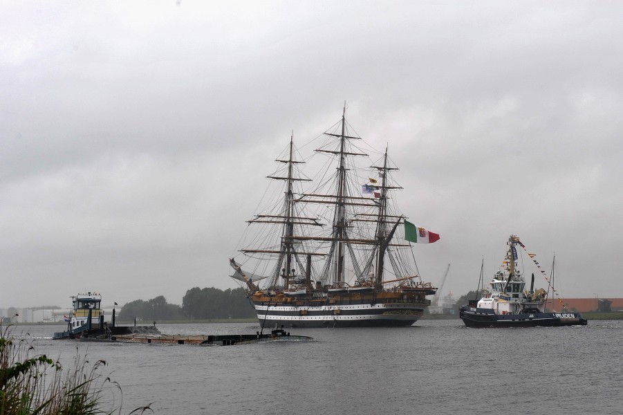 Amerigo Vespucci - IMO 8310645 (4920262171)
