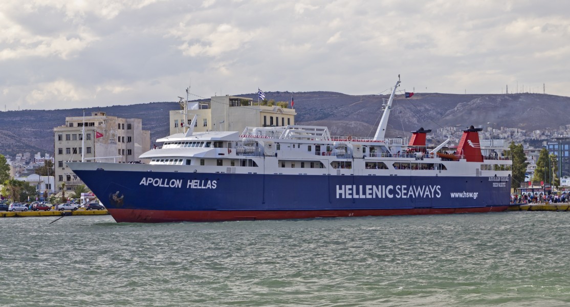 Attica 06-13 Piraeus 07 Port