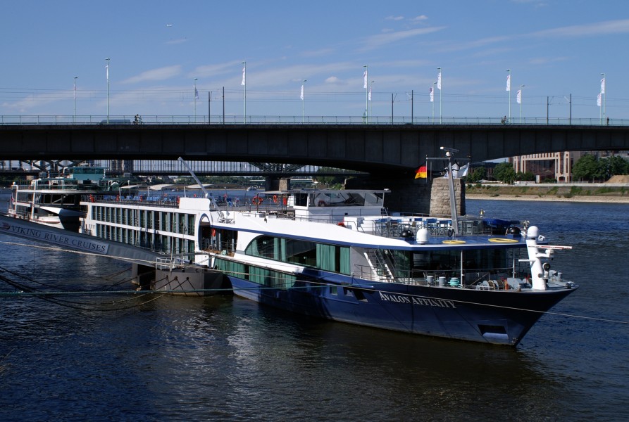 Avalon Affinity (ship, 2009) 009