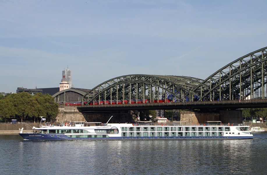 Avalon Affinity (ship, 2009) 012