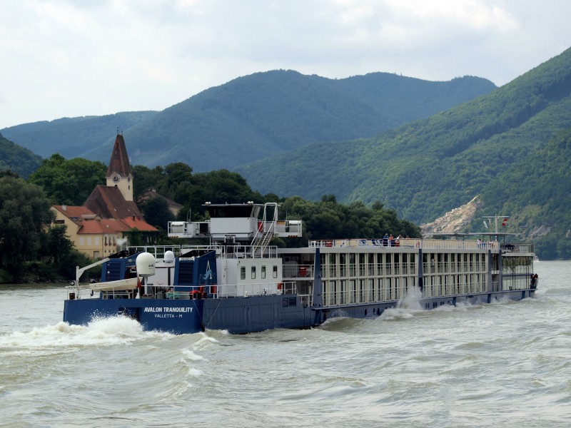 Avalon Tranquility (ship, 2007) 002