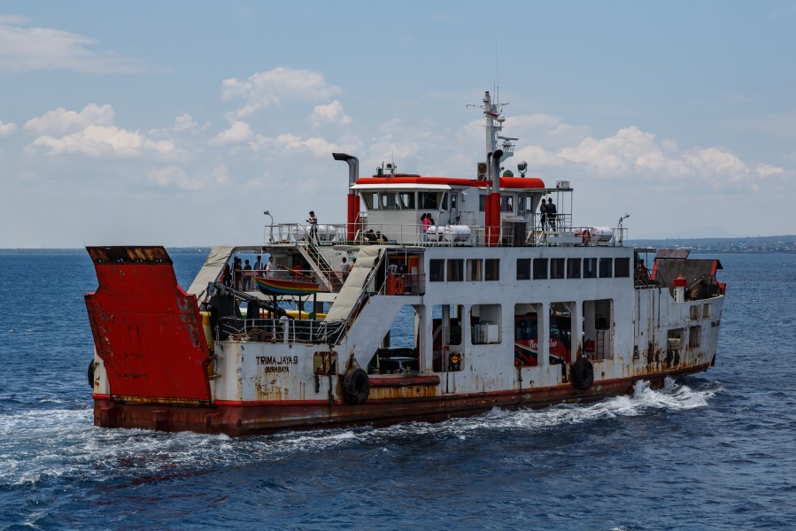 Bali-Strait Indonesia KMP-Trima-Jaya-9-01