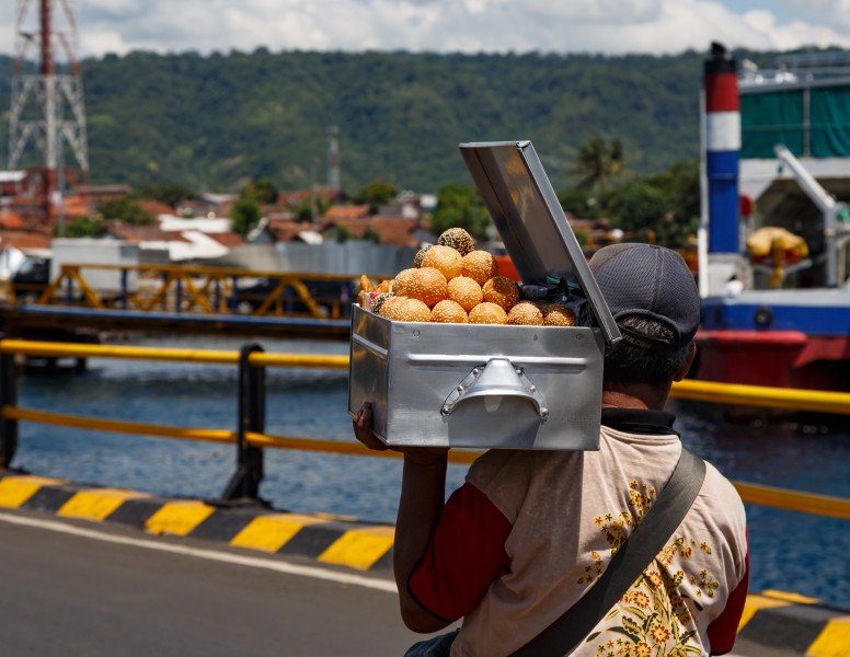 Banyuwangi Indonesia Onde-onde-01