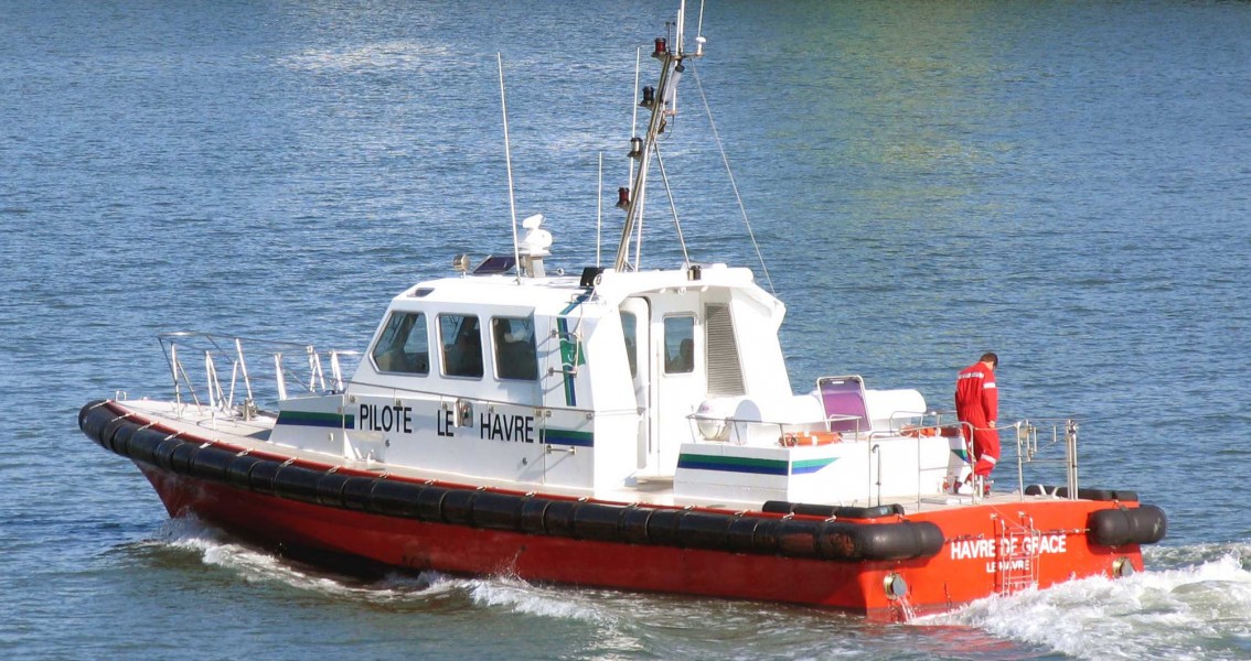 Bateau-pilote-du-havre cropped