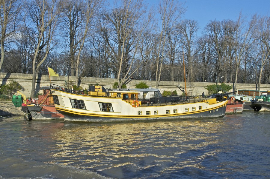 Bateau flamand Port des Champs-Elysées Paris