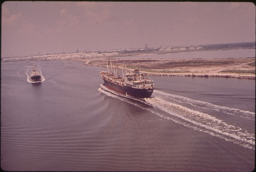 BAYTOWN SHIP CHANNEL - NARA - 545845