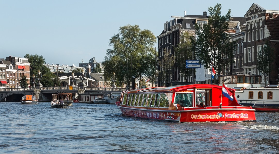 Blauwbrug NW side from river Amstel 2016-09-12-6578