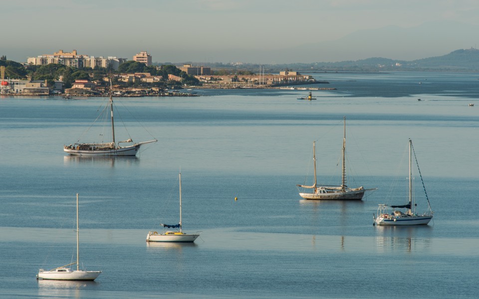 Boats on the Étang de Thau 01