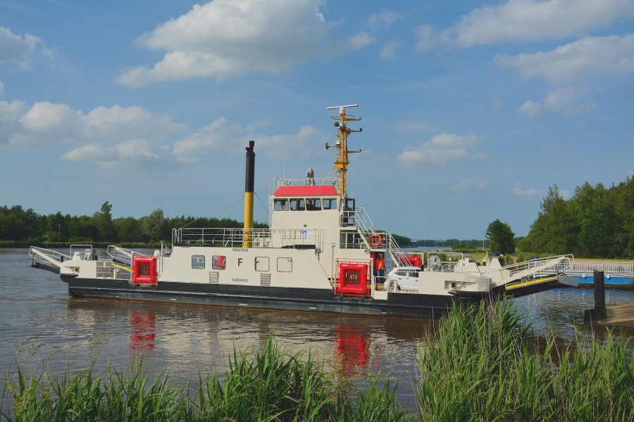 Burg, Fähre über den Nord-Ostsee-Kanal NIK 0327