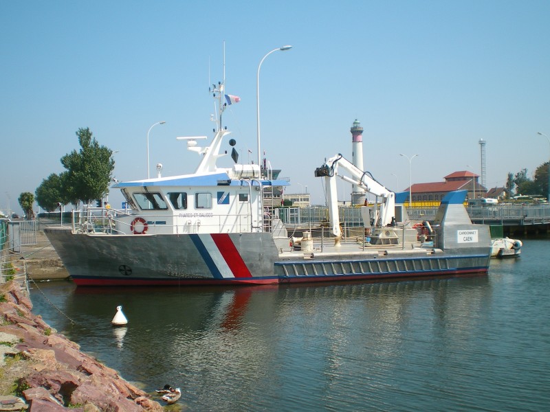 Cardonnet-Navire-de-travaux-Ouistreham