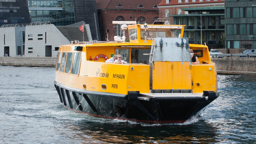 Copenhagen Harbour Bus Havnebus 2014 01 Nyhavn