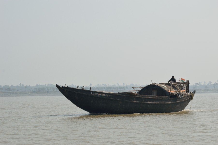 Desi Goods Vessel - River Ichamati - Hasnabad - North 24 Parganas 2015-01-13 4466