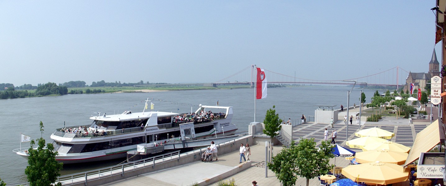 Emmerich am Rhein - Promenade neu mit Rheinkönigin