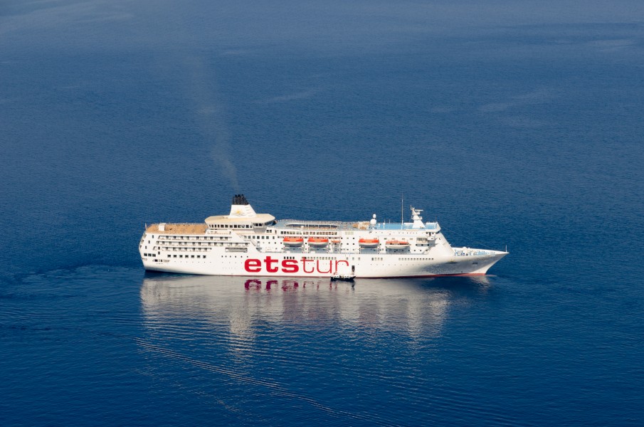 Estur cruise ship - caldera - Santorini - Greece
