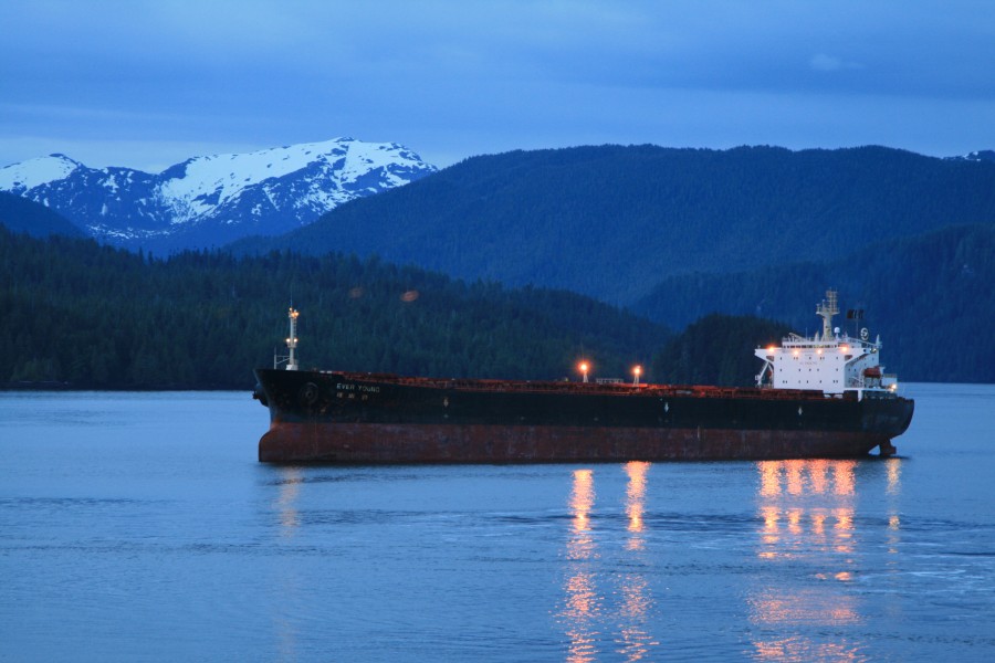 Ever Young (ship, 1995) Alaska 2008