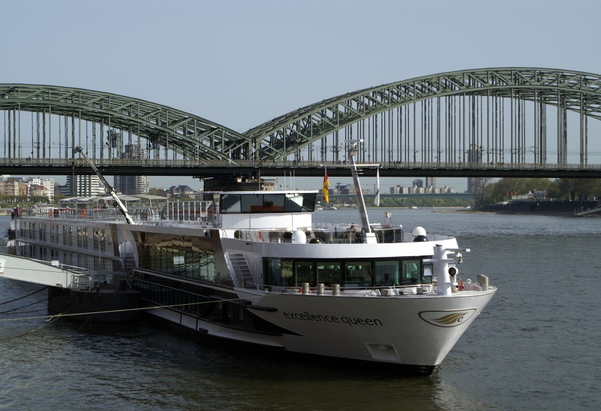 Excellence Queen (ship, 2011) 001