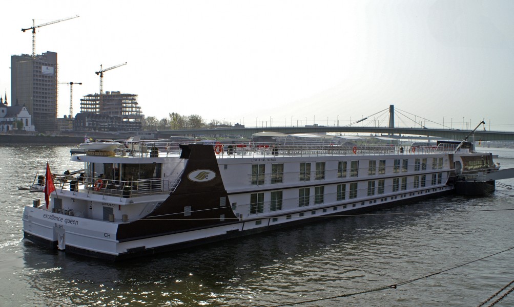 Excellence Queen (ship, 2011) 003